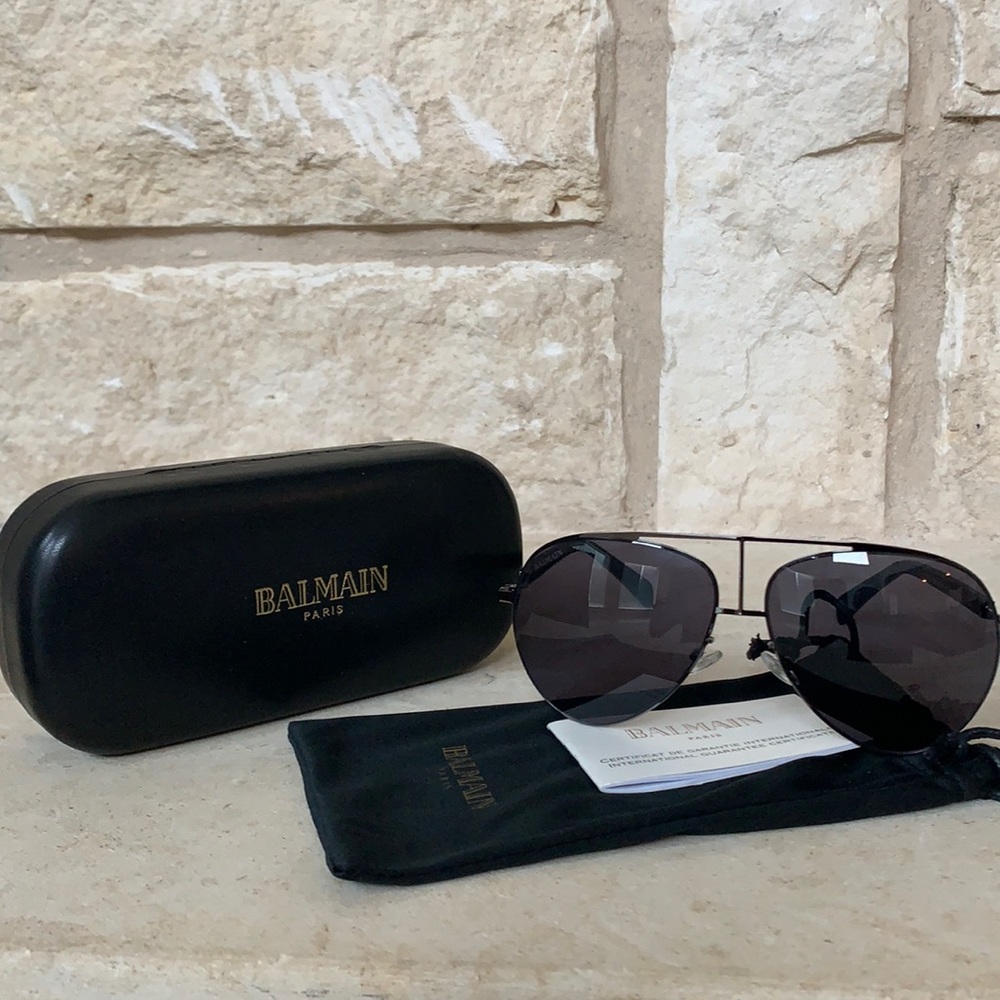 Sunglasses - new never worn
